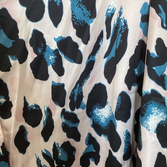 Leopard Button up blouse - Picture 4 of 4